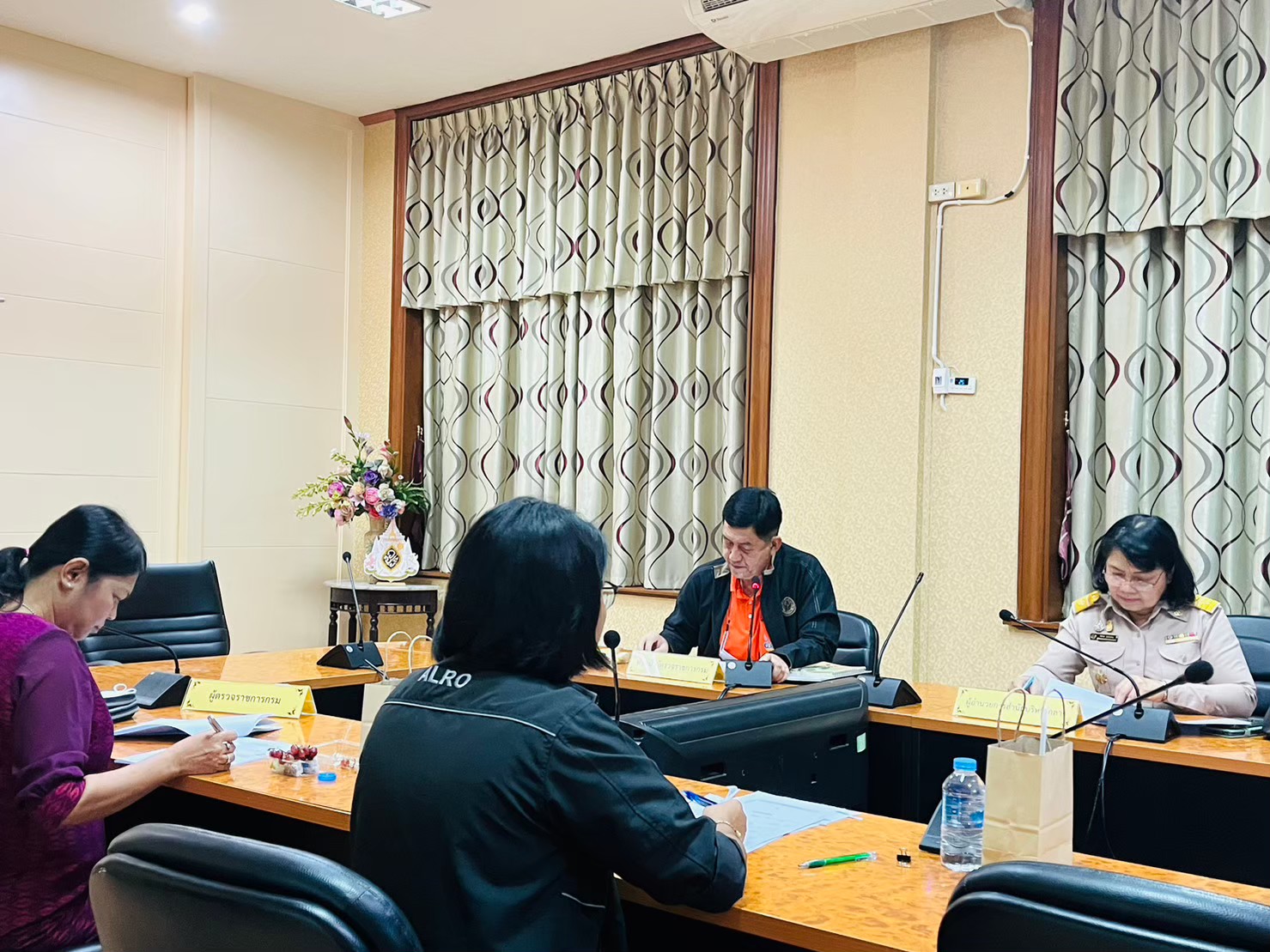title - ประชุมคณะกรรมการตัดสินโครงการประกวดจัดทำสื่อคุณธรรมในการป้องกันการทุจริตไม่ยอม ไม่ทน ไม่เฉย ครั้งที่ 2 
